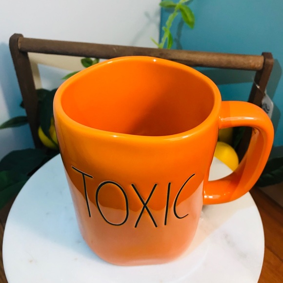 Rae Dunn TOXIC orange mug - Picture 2 of 6